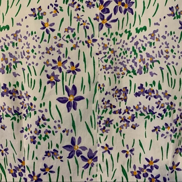 LEGGIADRO Button Front Inverted Notch Collar Blouse in Wild Iris Meadow - Picture 9 of 9